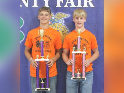 Fruechte and Caskey earn premier  showmanship trophies