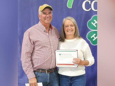 Fruechtes receive 4-H Hall of Fame Award